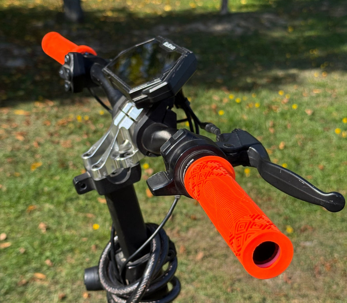 GRIPS — Orange